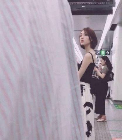 中日韩女生站姿视频网站,视频网站上的优雅与自信